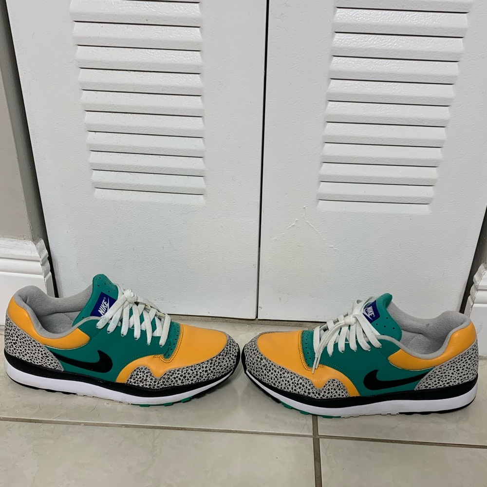 NIKE AIR SAFARI SE